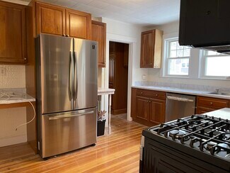 27 Murray Hill Rd Unit 2, Cambridge, MA 02140