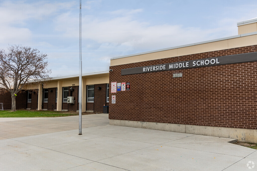 Riverside Junior High School is located in Billings.