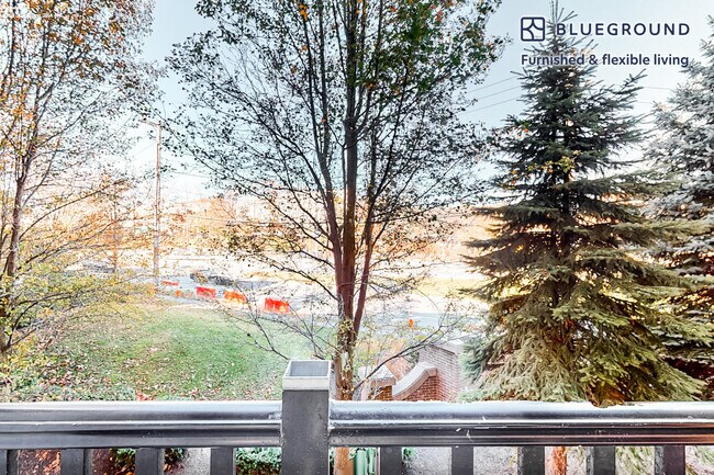 160 Boylston St unit FL1-ID5385A, Chestnut Hill, MA 02467 - photo 5