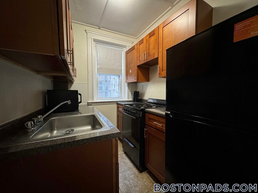 1175 Boylston St unit 18, Boston, MA 02215 - photo 1