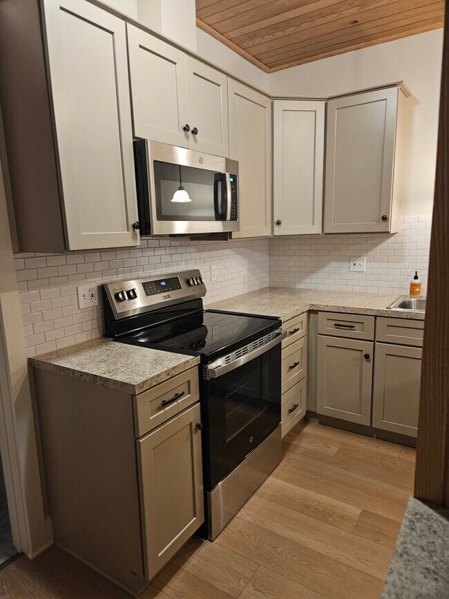 223 E 10th St unit 223 E 10th St, Bloomsburg, PA 17815 - photo 7