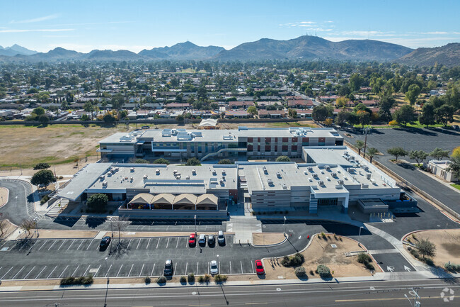 Phoenix's Lookout Mountain Elementary fosters creativity and academic growth.