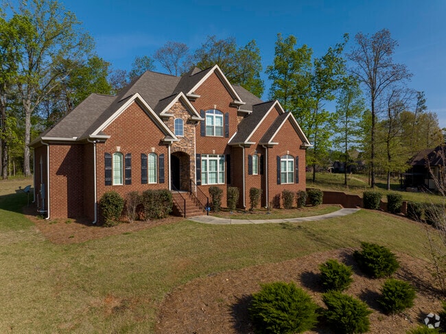 Large craftsman cottages are one of the many architectural styles to be found in Alabaster, AL.