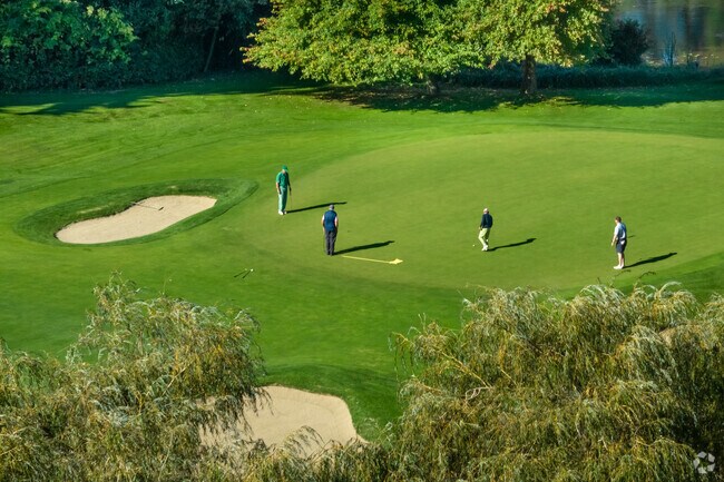 Inglewood Golf Club near Linwood Heights is a private club right next to Lake Washington.