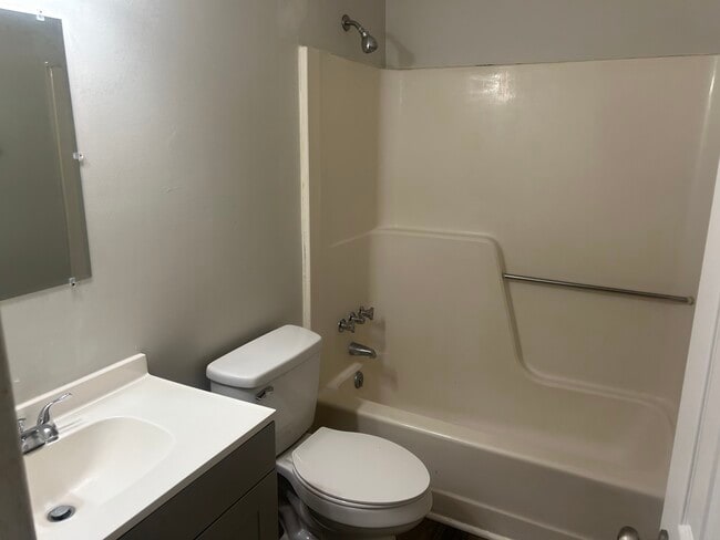 403 Cedar Creek Dr, Jacksonville, NC 28540 - photo 7