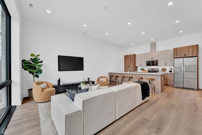 1621 W 13th St unit 101, Chicago, IL 60608 - photo 3