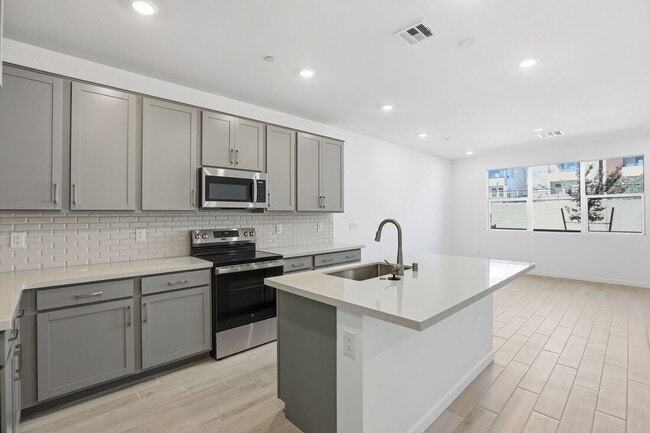 1483 Hopeful Lark Ln, Las Vegas, NV 89138 - photo 6