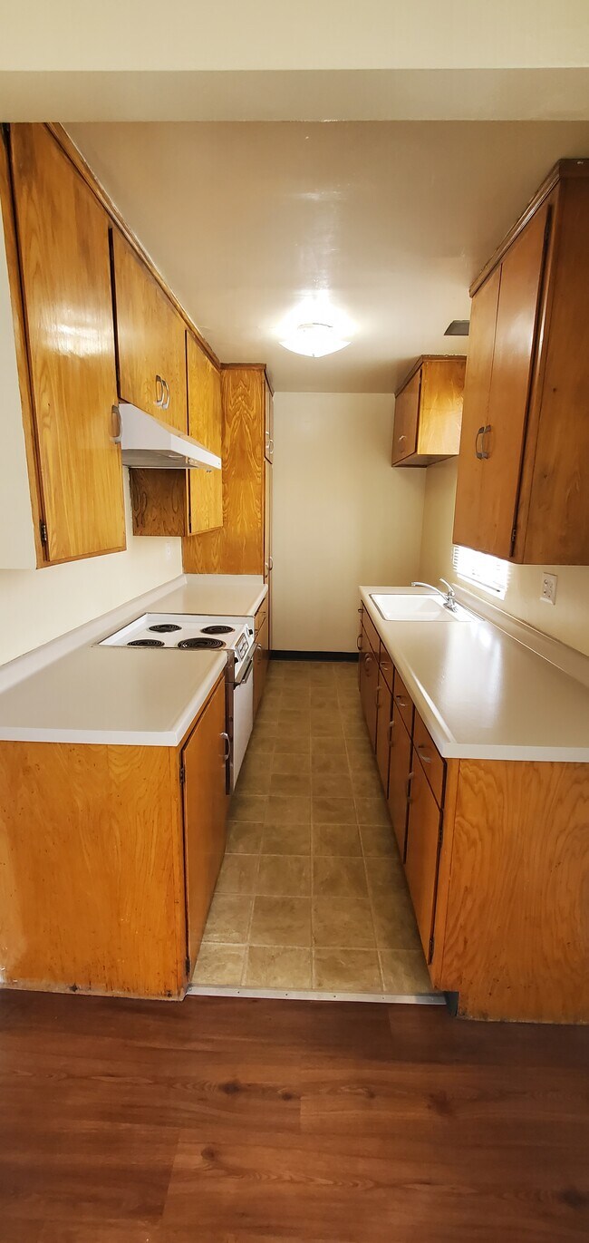 2100 Artesia Blvd unit 20, Torrance, CA 90504 - photo 4