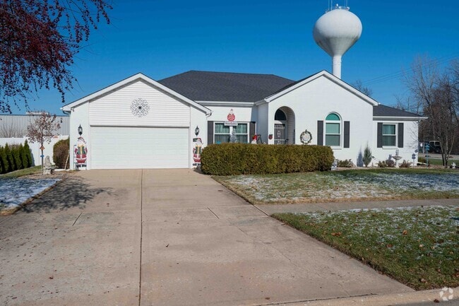 One of many charming homes nested in the quaint Braidwood area.