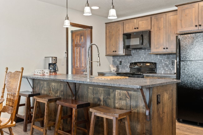 327 Commerce Way, Kalispell, MT 59901 - photo 6