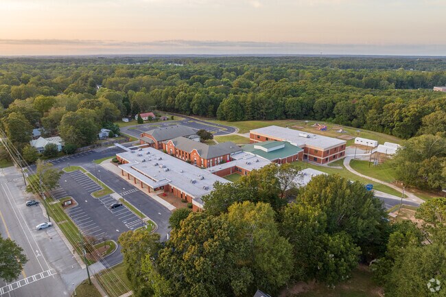Statham Elementary sits in the heart of downtown Statham.