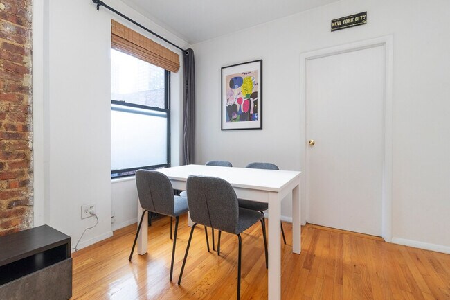 319 E 95th St unit ID1032029P, New York, NY 10128 - photo 6