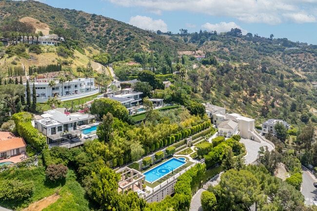The hills of Beverly Crest are lined with beautiful homes.