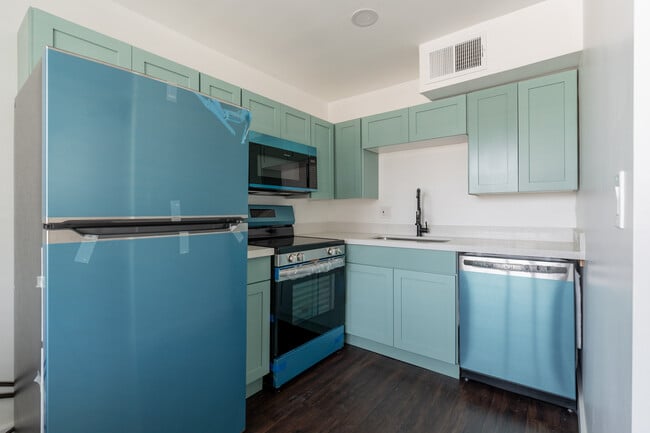 377 N 4th Ave unit 9 - One Bedroom, Phoenix, AZ 85003 - photo 4