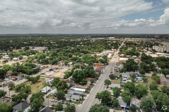 About Avenida Guadalupe | Schools, Demographics, Things to Do - Homes.com