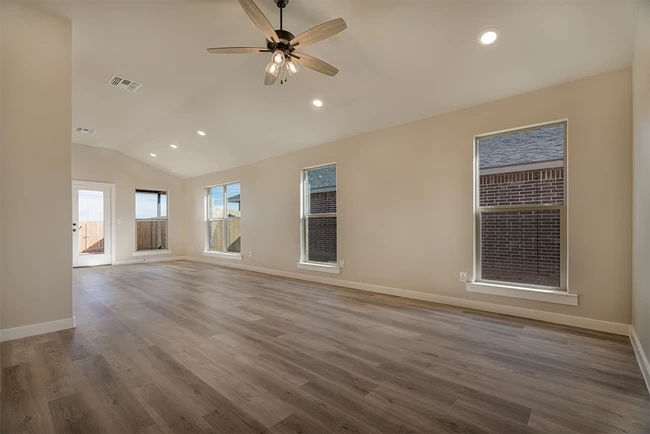 1626 N Clinton Ave, Lubbock, TX 79416 - photo 2