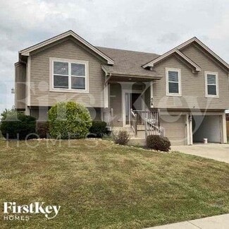 408 192nd St, Smithville, MO 64089