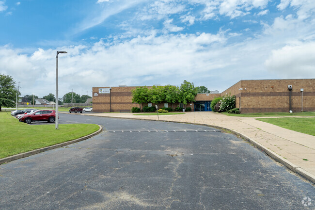 The circle drive at Kirby Middle School in Memphis makes drop-off and pick-up easy.