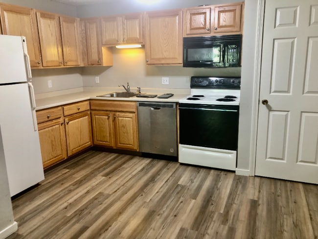 3 Oak Hill Ln, Nashua, NH 03062 - photo 7