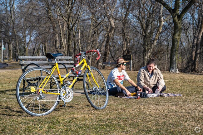 Lake Park near Murray Hill, is the perfect place to hang out for the day.