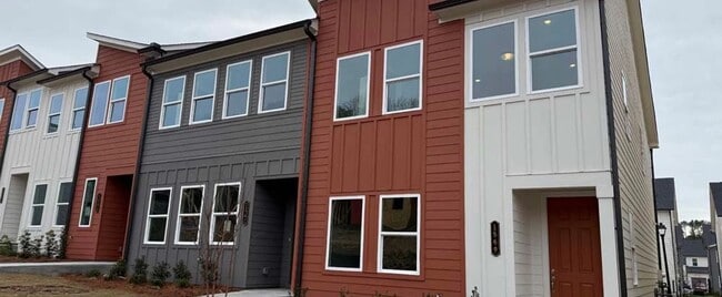 1569 Driggs Dr NW unit 185, Atlanta, GA 30318 - photo 2