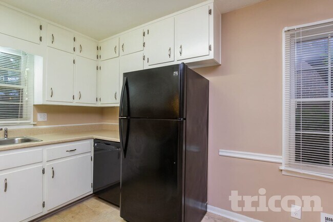 761 San Miguel Dr, Stone Mountain, GA 30083 - photo 7