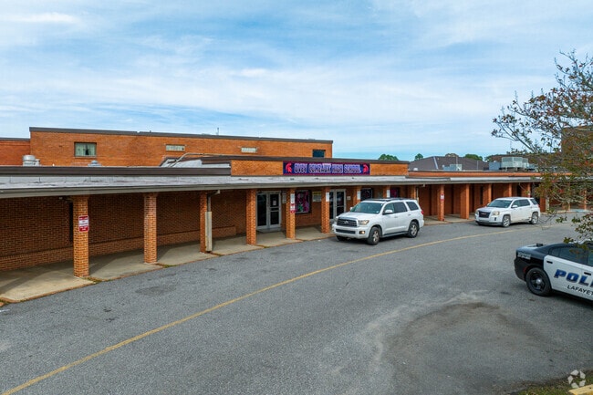 Comeaux High School serves grades 9-12 in the Broussard and surrounding areas of Louisiana.