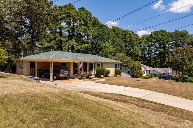 Ranch homes are fairly common in Stanworth.