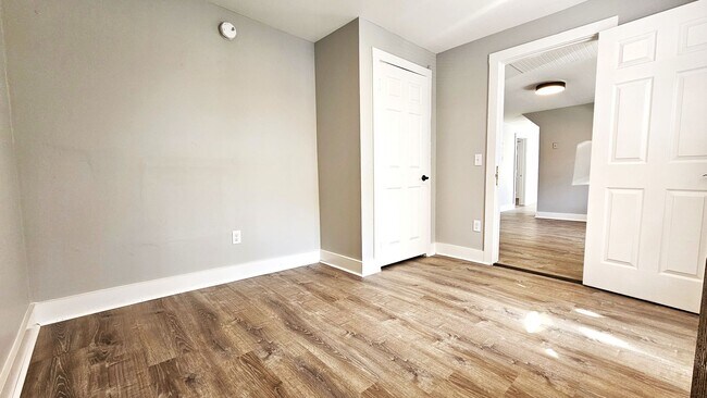 43-47-47 Willow St unit 43 Willow St - Avail, Burlington, VT 05401 - photo 2