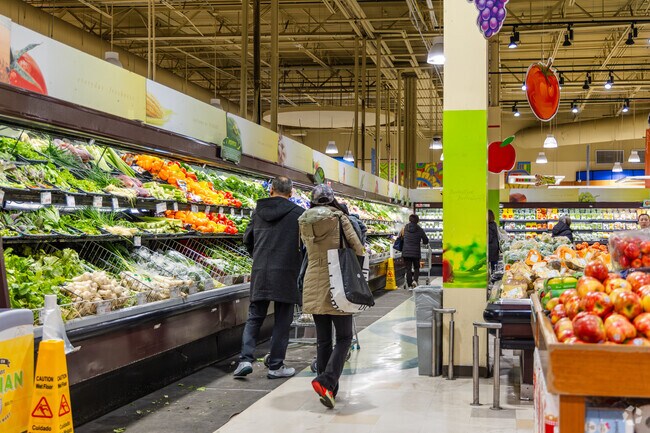 Lawrencewood Gardens families can get groceries at the Super H Mart.