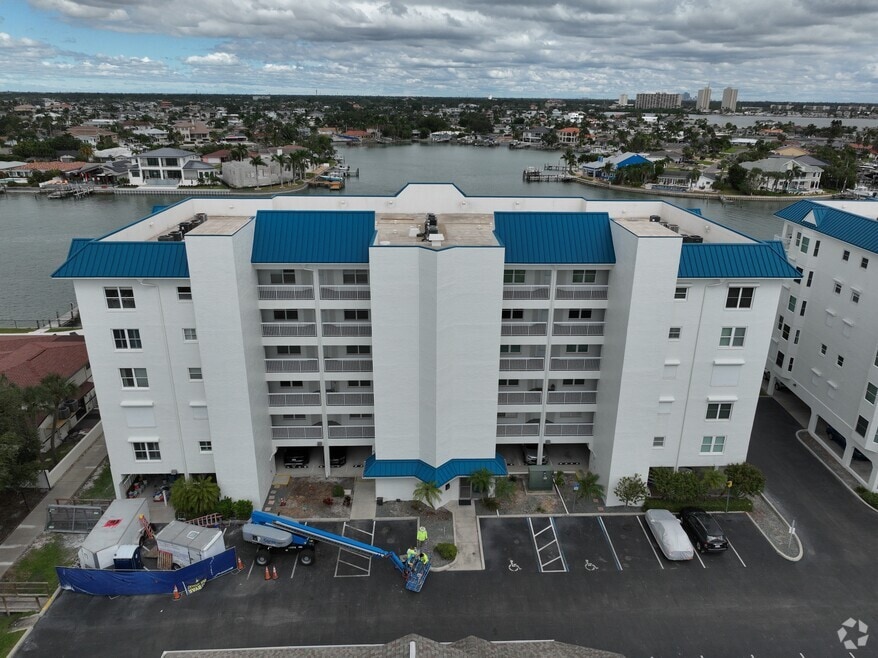 Captiva Cay unit 102, Saint Pete Beach, FL 33706 - photo 2