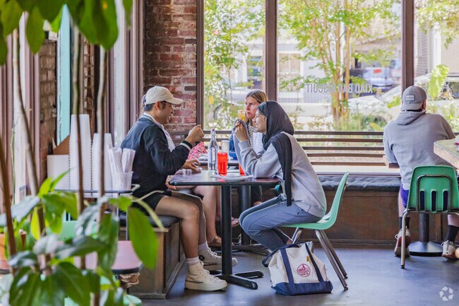Xiao Bao Biscuit in Cannonborough-Elliotborough is an excellent restaurant with yummy dishes.