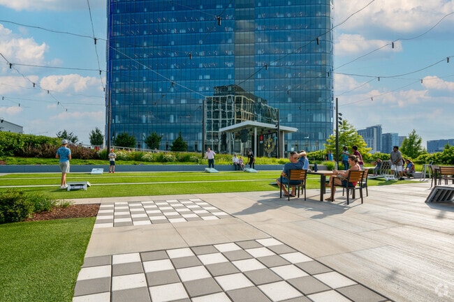 Live Entertainment at Starr Hill in Tysons Corner provides corn hole and other fun activities.
