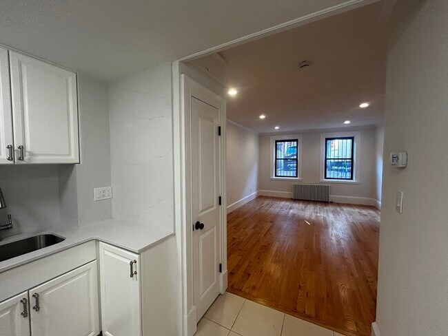 279 Beacon St unit BR, Boston, MA 02116 - photo 4