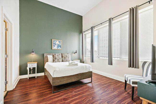 925 Common St unit ID1266897P, New Orleans, LA 70112 - photo 4