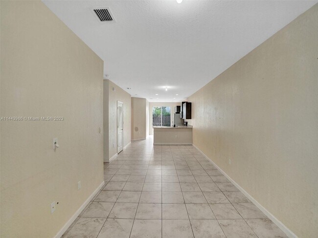 1429 SE 26th Ave, Homestead, FL 33035 - photo 4