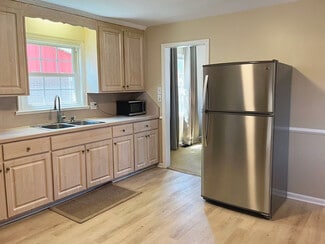 26 McDonald Rd, Hampton, VA 23669