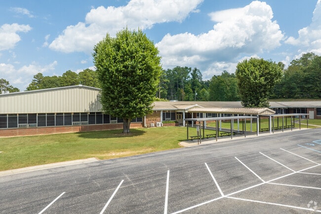 Blountsville Elementary School teaches grades K - 6th.