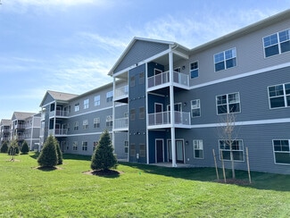 267 Seminole Rd, Norton Shores, MI 49444