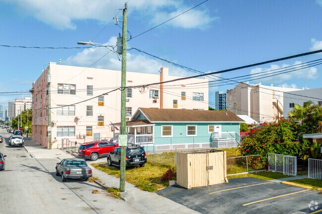 Single Family homes next to small multi family housing is a popular sight in Riverside.