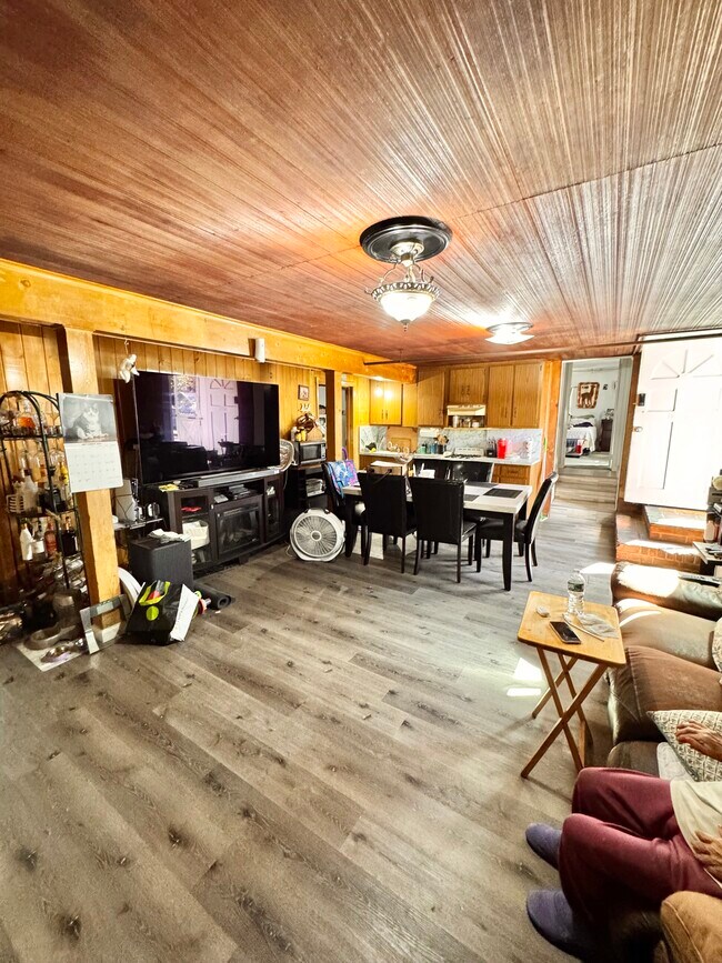 1 Johnell Place Unit 1, Glen Cove, NY 11542