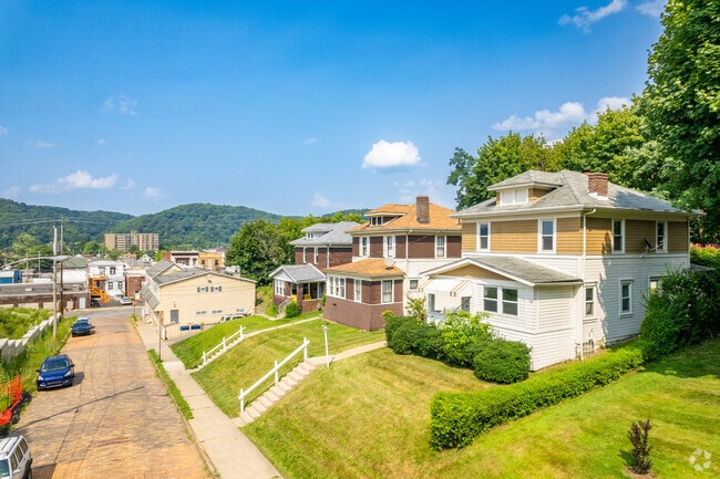 Many residents in Coraopolis are able to walk to the main business area.