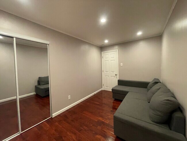 2314 Strahle St unit B, Philadelphia, PA 19152 - photo 7