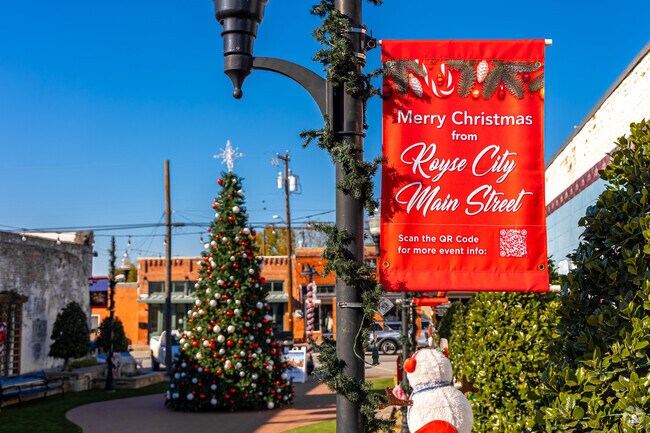Residents of Royse City flock downtown to the Annual Christmas Tree Lighting.
