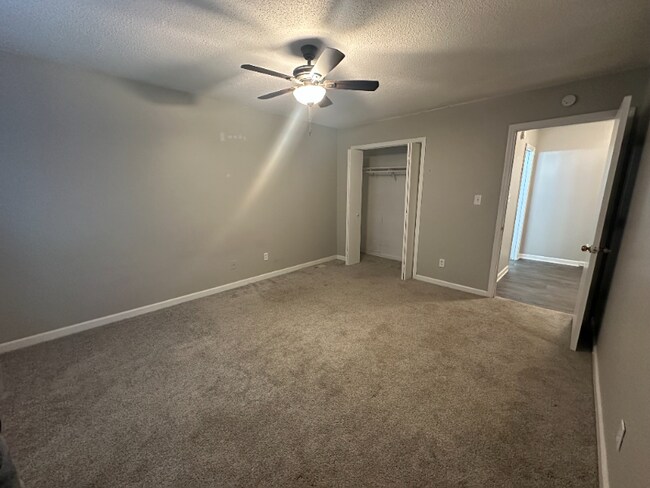 219 W Flower St unit B2, Pulaski, TN 38478 - photo 2