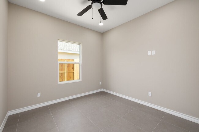 5809 Puffin Ave unit 1, Mission, TX 78573 - photo 7