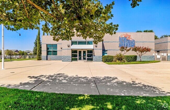 Barbara Spratling Middle School in Keyes Ca has a great sports program.