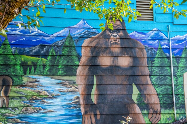 You can find many murals throughout nearby Cave Junction.