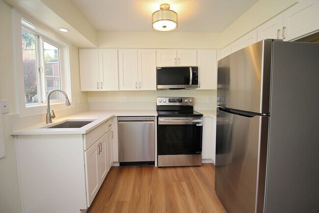 1865-1865 SE Oak St unit 1857, Portland, OR 97214 - photo 6