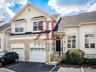 8199 Deering Oaks Dr, Columbus, OH 43004